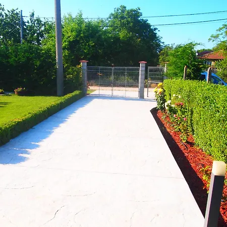 къща за гости, Gotinoto Krapets (Dobrich)